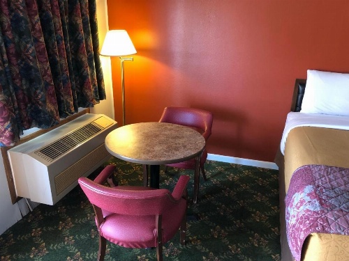 Budget Host Inn image 16