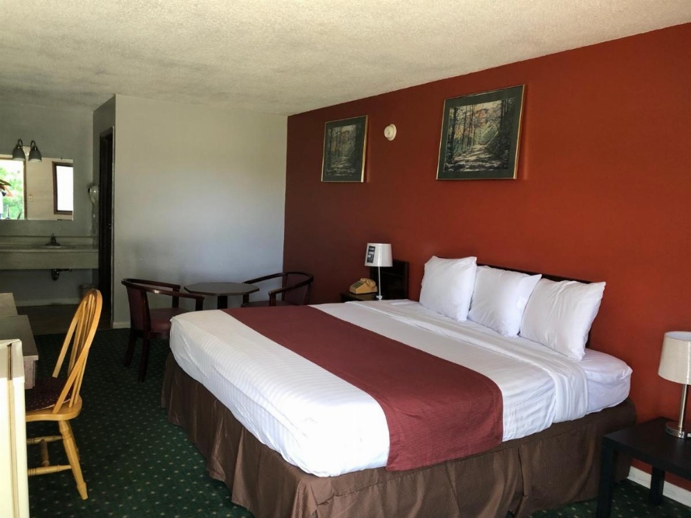 Budget Host Inn Image 20
