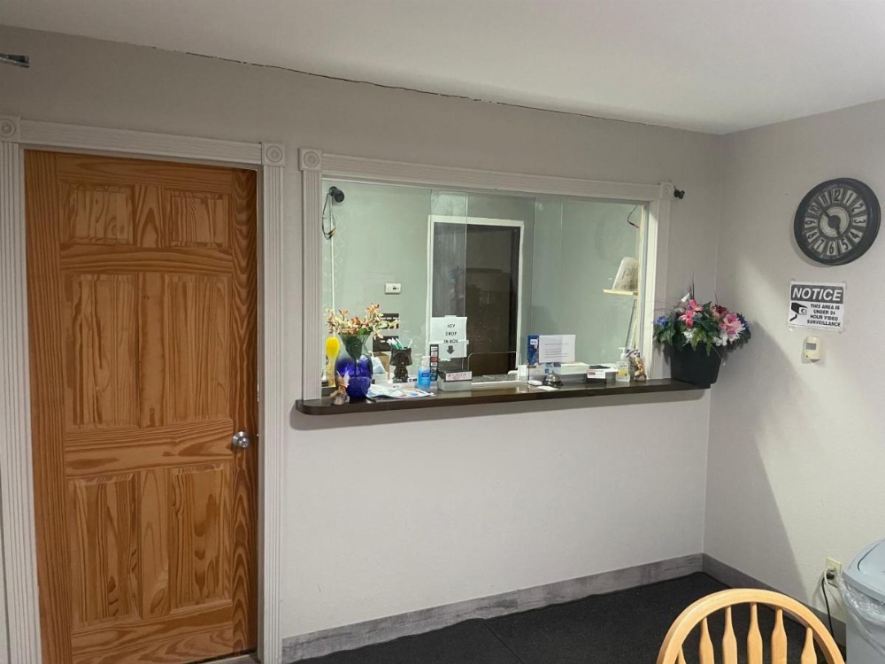 Budget Host Inn Image 25
