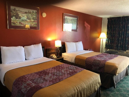 Budget Host Inn image 3