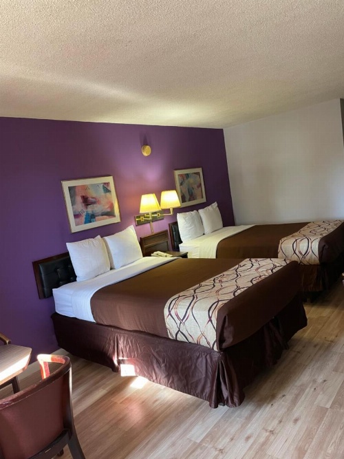 Budget Host Inn image 33