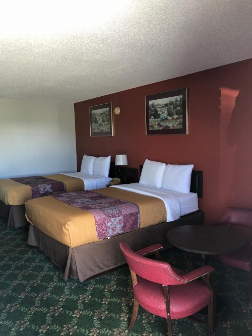 Budget Host Inn image 8